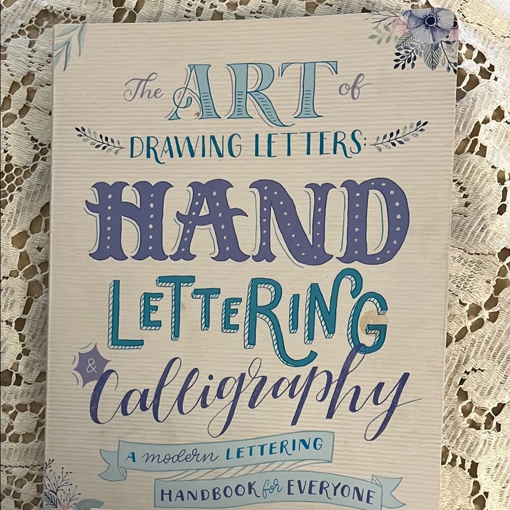 Hand Lettering & Calligraphy Art Book - Picture 1 of 11